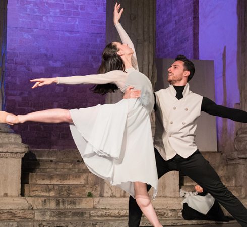 La bella, il fuso e il bosco addormentato *annullato*